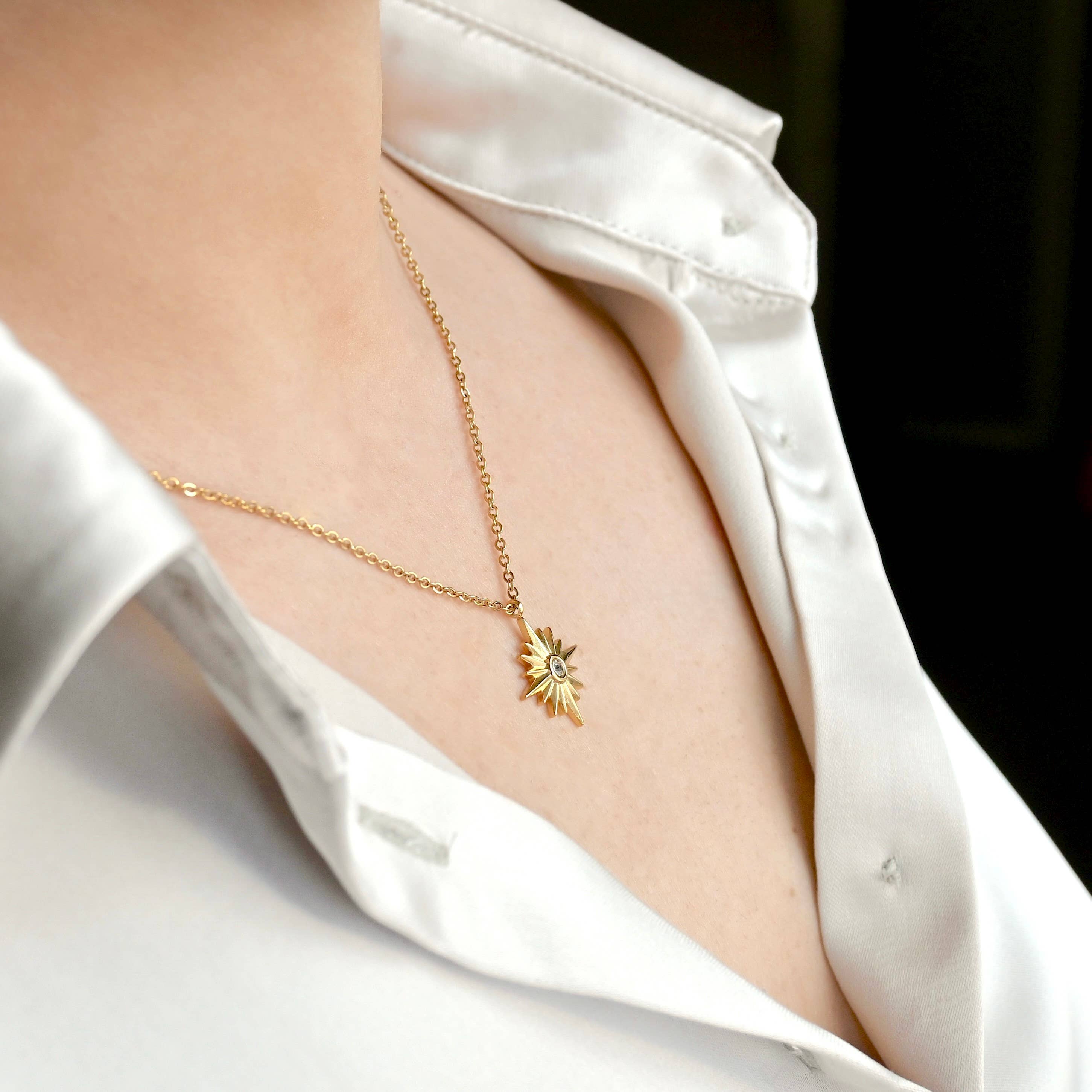 Blueyejewelry - Vente Colliers à pendentif - Collier pendentif étoile polaire en or 18 carats - Étanche6