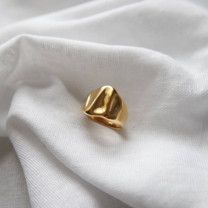 JESSA Jewelry - Wholesale Signet Ring - Kendall Ring | Bold Statement Ring