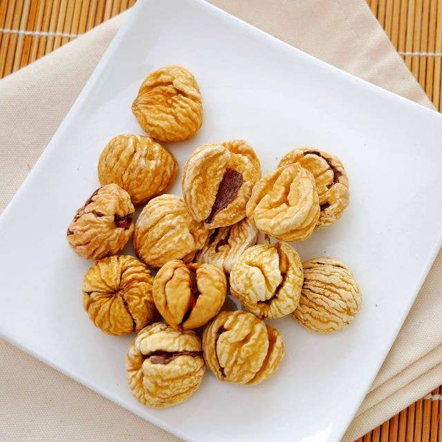 Castagne secche intere biologiche AOC AOP D'Ardèche e ulteriori Risultati per vendita castagne all'ingrosso. Resi gratuiti e termini di pagamento a 60 giorni su Faire in tendenza su Faire.