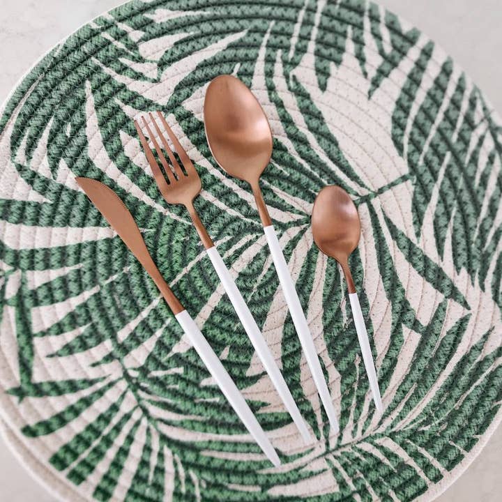 CLINQ - Wholesale Cutlery set - White and Copper Cutlery (Set of 16)2