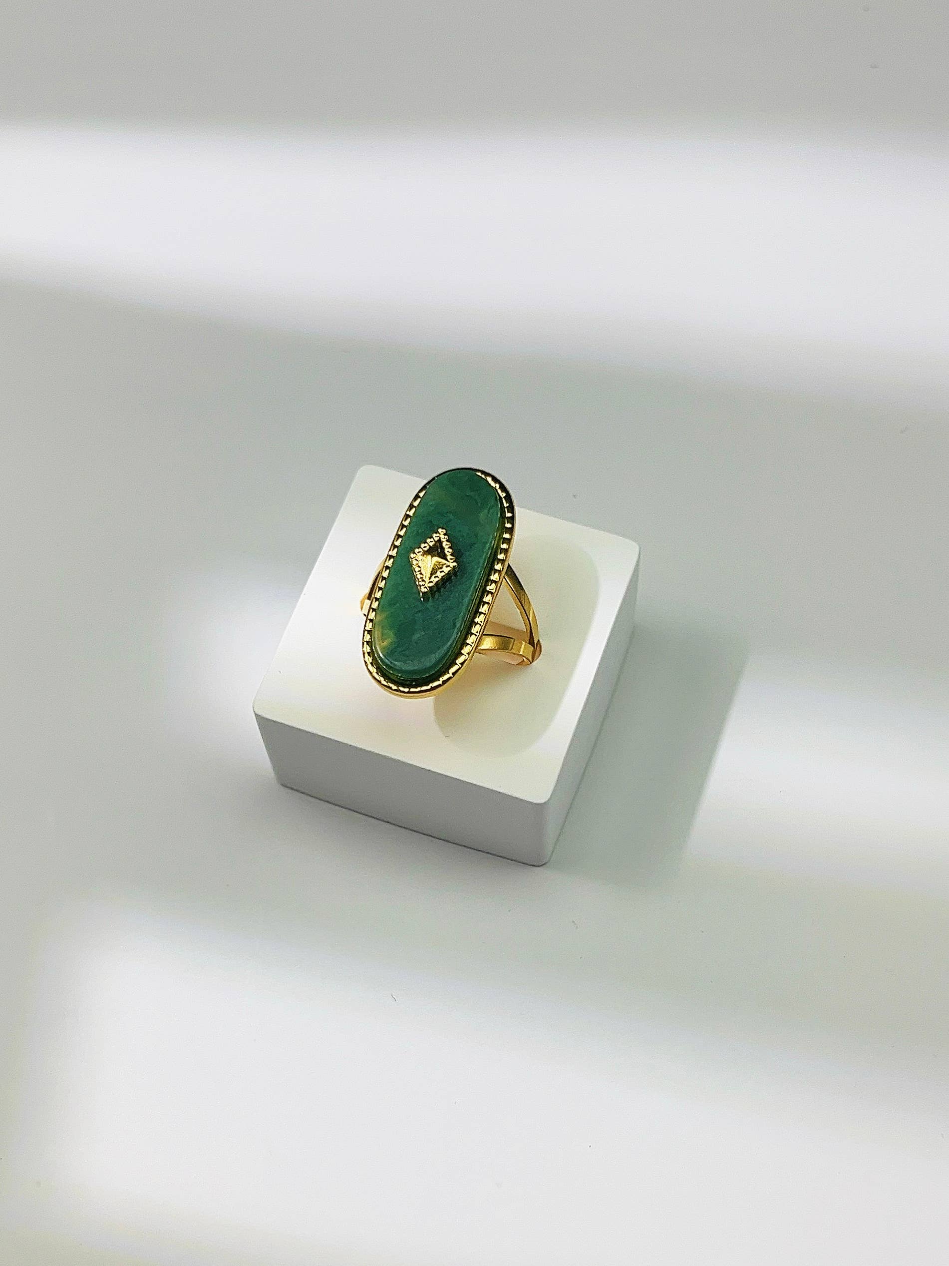 Katinki - Wholesale Cocktail/Statement Ring - Vintage Green Oval Ring2