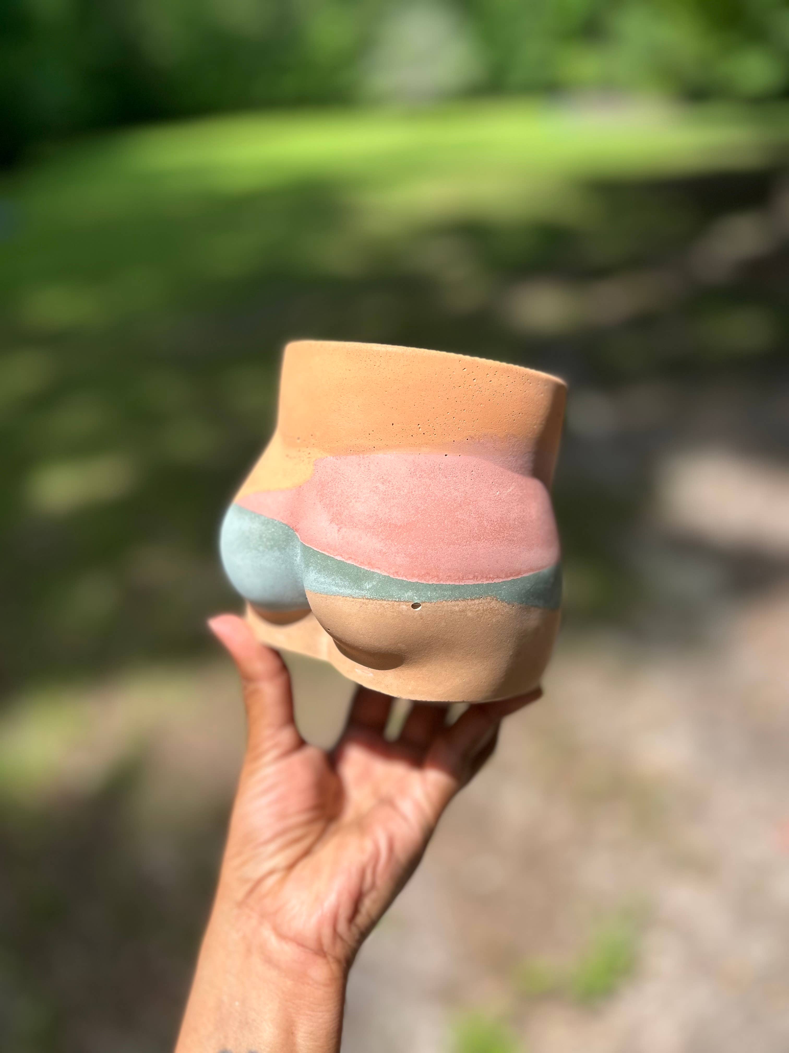 Queen City Crete - Wholesale Plant pot - Booty Planter1