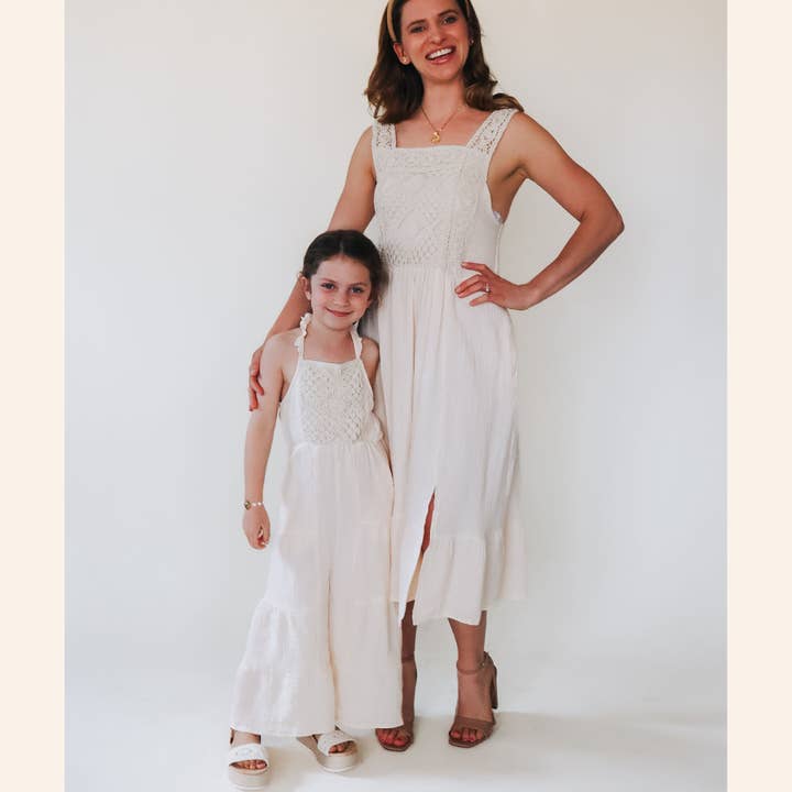 HAHA MAMA Clothing - Venta al por mayor Conjunto de mamá y bebé - Mono de Crochet Blanco Suave para Mamá e Hija - Niña9