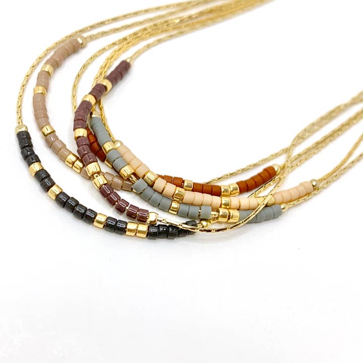 Collana Minimalista Neutra - "Leda" per la vendita all'ingrosso da parte di Ocean Breakup