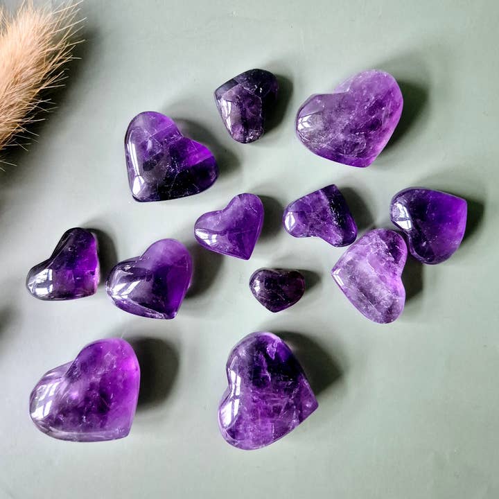 Moonlight Gemstones - Wholesale Spiritual Stone/Crystal - Amethyst Hearts Mix A Quality – 1-4 cm (per 100 grams)