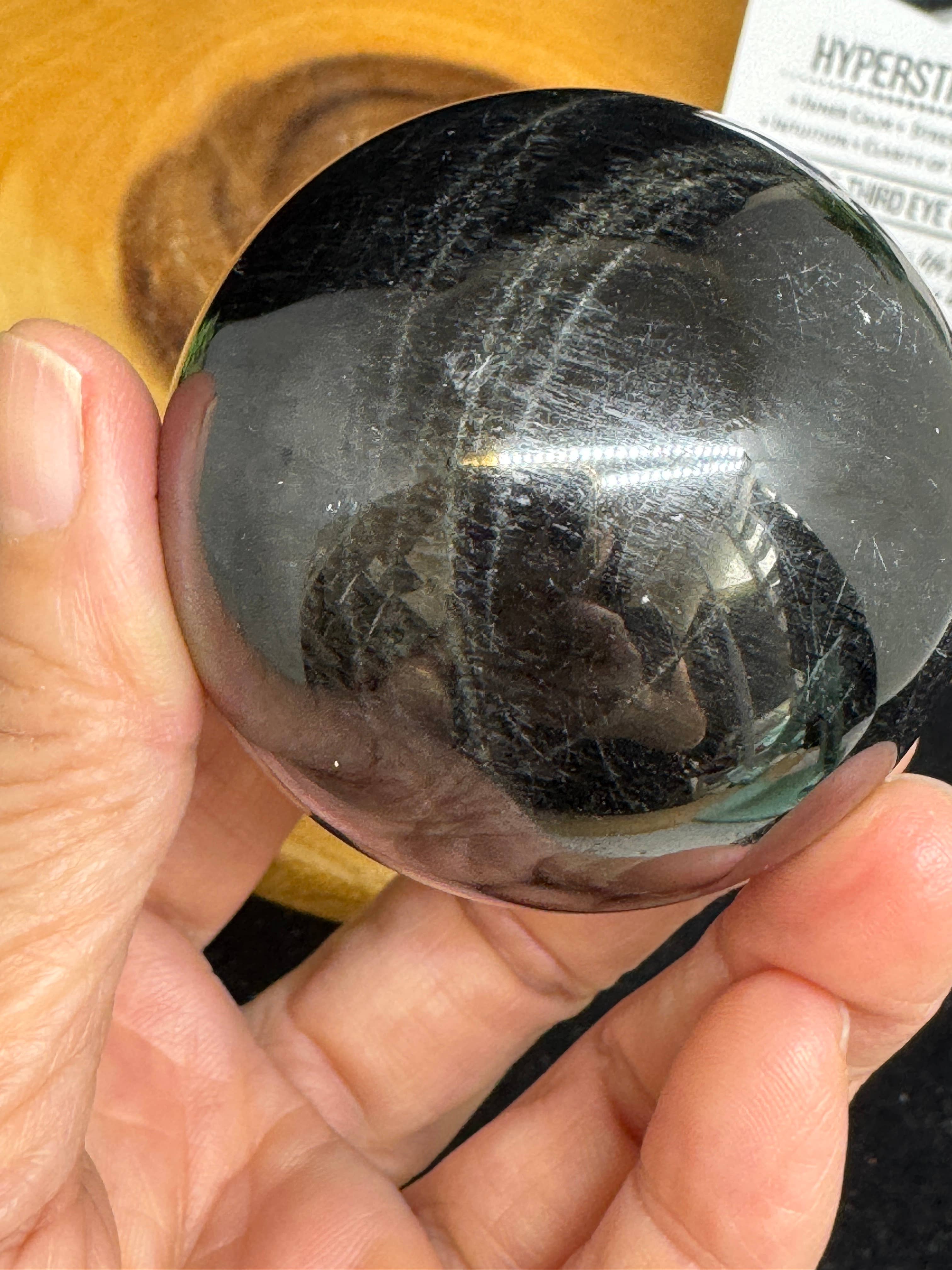 The 7 Directions – wholesale Andlig sten/kristall – Sällsynt Hypersthen-sfär – 54 mm / 2,1" G3902