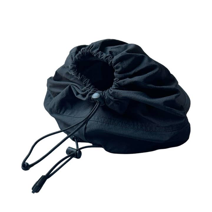 Headbands of Hope | One Purchased One Donated – Engroshandel Kasket med hul til hestehale - Dame – Justerbar høj hestehale løbehue - Sort