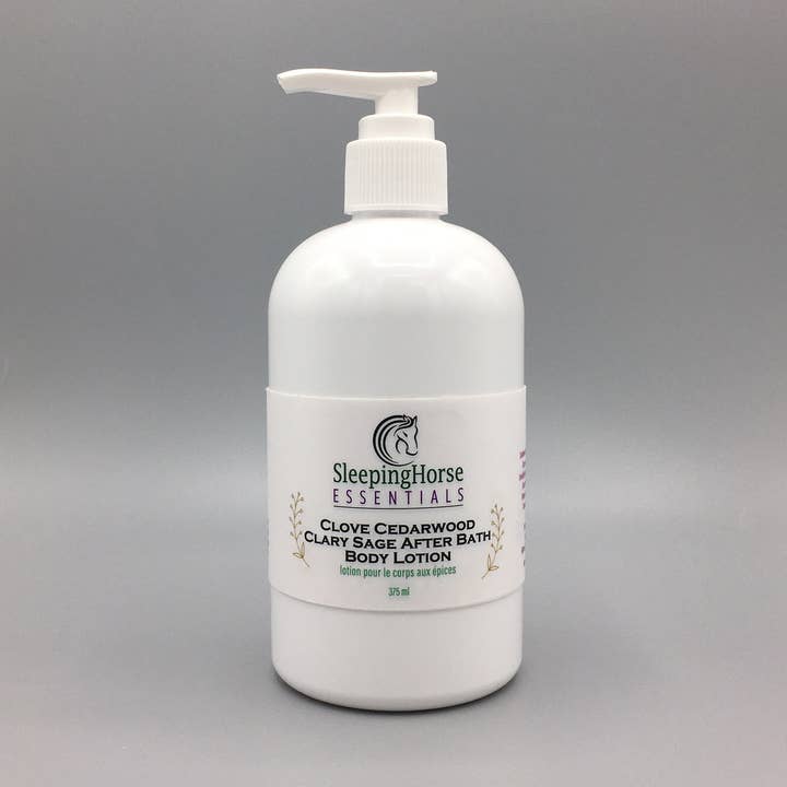 Lotion pour le corps après le bain · Clou de girofle, cèdre et sauge sclarée pour la vente par Sleeping Horse Essentials
