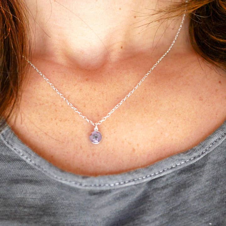 Colar com Pingente Pequeno de Miosótis, botânico, Jóias com flores prensadas, Colar memorial, Colar de flores reais, preenchimento em ouro 24k, prata esterlina por atacado de Remedy Designs