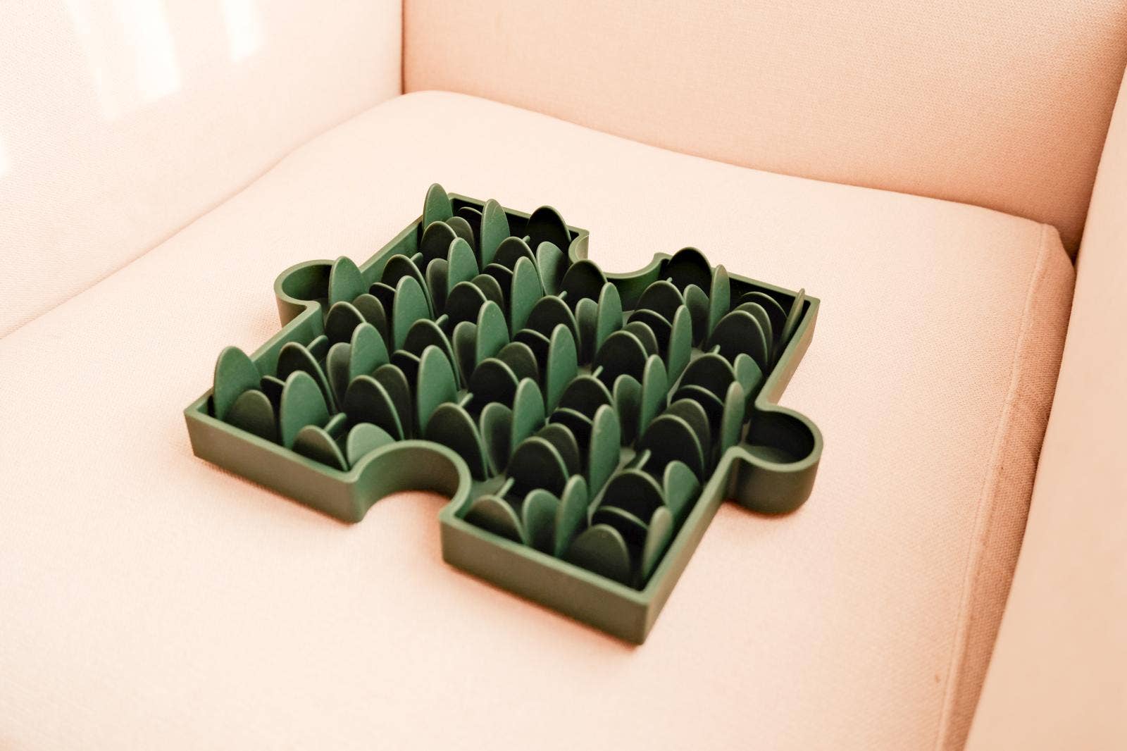 Furlou - Wholesale Pet Food Mat - Dog - Puzzle Lick Mat3