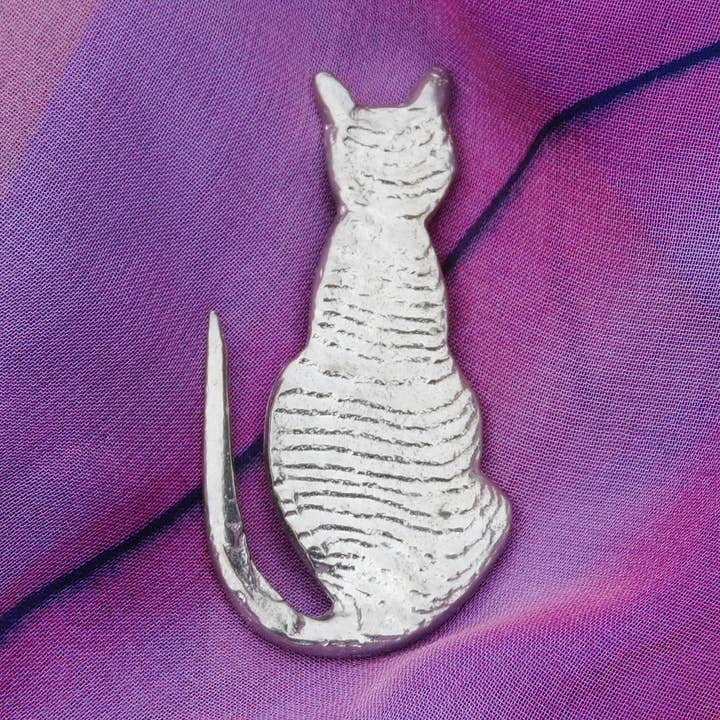 Tinnen sjaal voor katten - Cuttle voor wholesale door William Sturt Fine Pewter