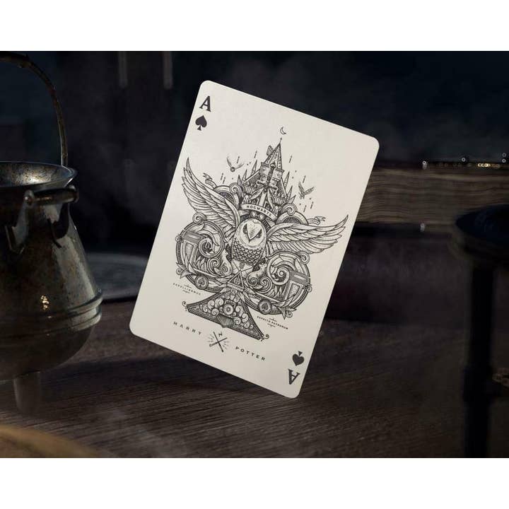 Cardshouse - Wholesale Playing Cards - Harry Potter Hufflepuff Yellow Theory11 Playing Cards