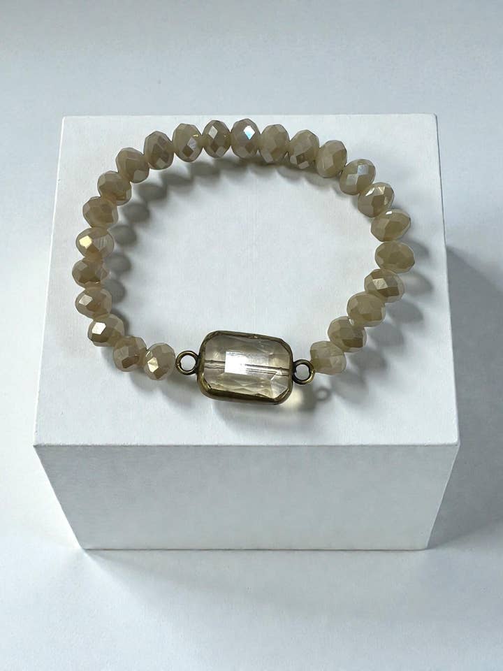 Rettangolo firma Ava quarzo accento avorio bracciale elastico per la vendita all'ingrosso da parte di Ava Capri