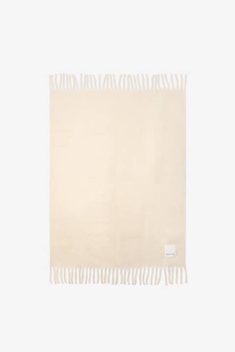 ARCTIC FOX & CO. - Wholesale Throw Blanket - The Reykjavik Throw - 100% Recycled - Pebble Beige - AW24