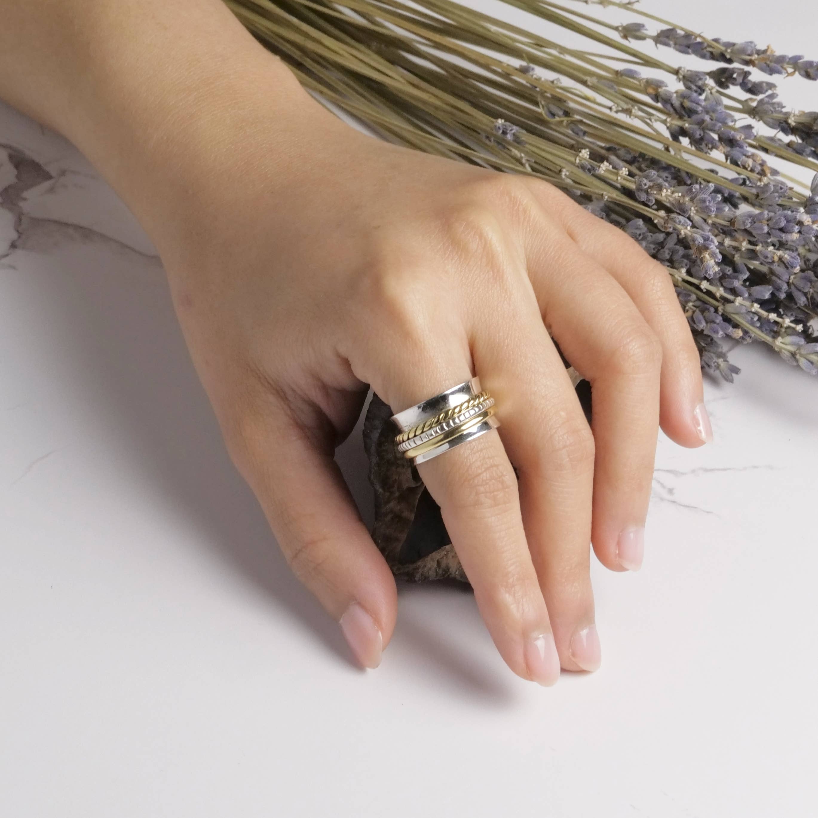 Baizaar - Wholesale Band/gestapelde ring - Zilveren spinner ring met drie verschillende gedetailleerde banden1