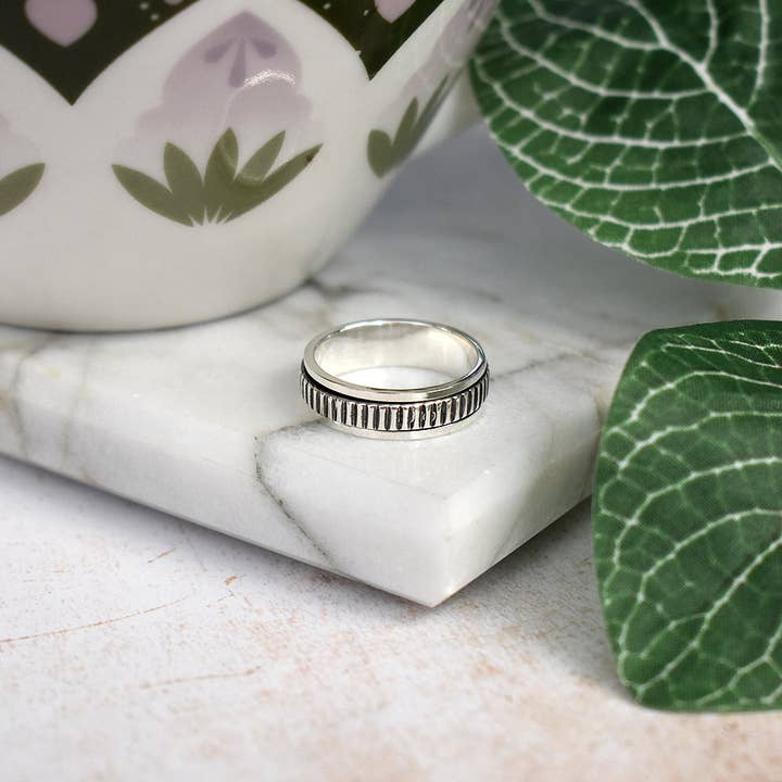 Harley geribbelde draaiende band voor wholesale door Kali Ma Designs - Sterling Silver Jewellery