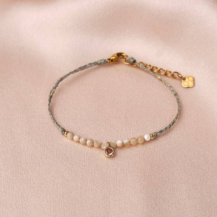 Victoire Collection - Wholesale Charm/Dangle Bracelet - White mother-of-pearl & pale pink zirconium pearl bracelet2