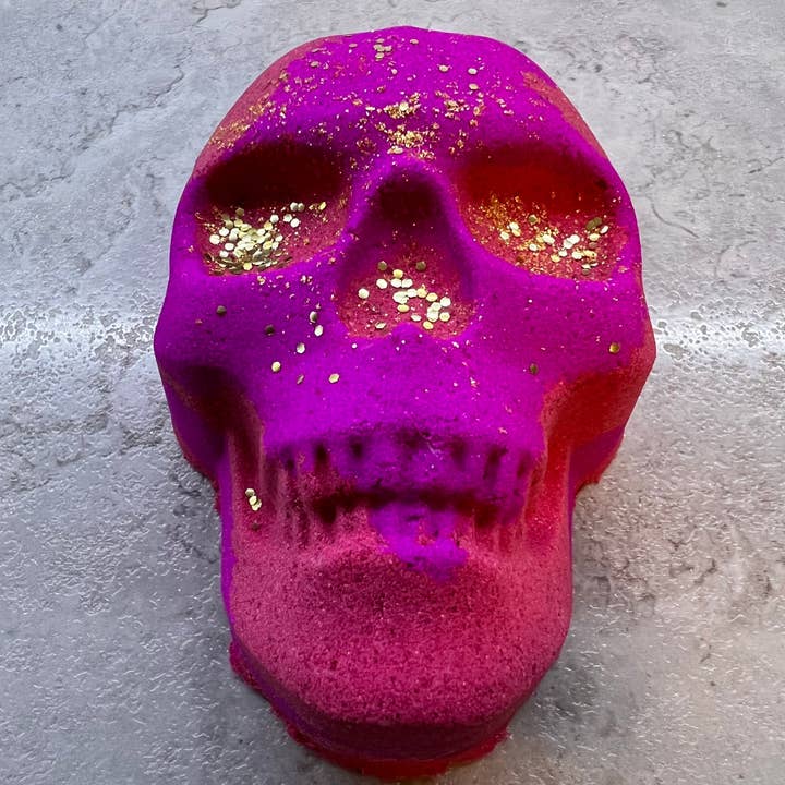 Unique creations soap company - Wholesale Bath bomb/fizz - Extra large Skull bath bomb3