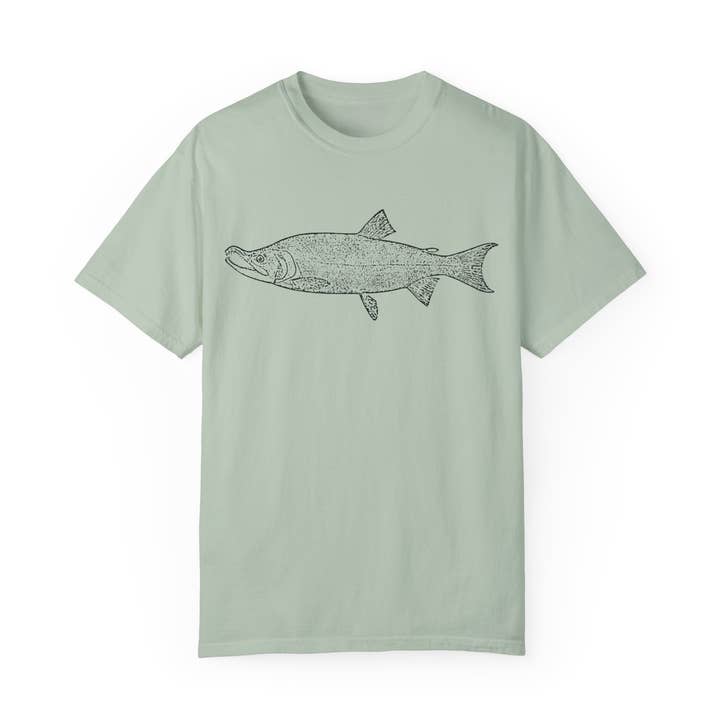 Sockeye-Lachs handbedrucktes T-Shirt | Fliegenfischer-Shirt für den Großhandel von Our Wild Puget Sound