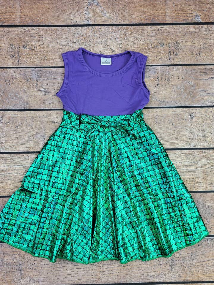 Robe inspirée de sirène magique pour la vente par Great Lakes Kids Apparel