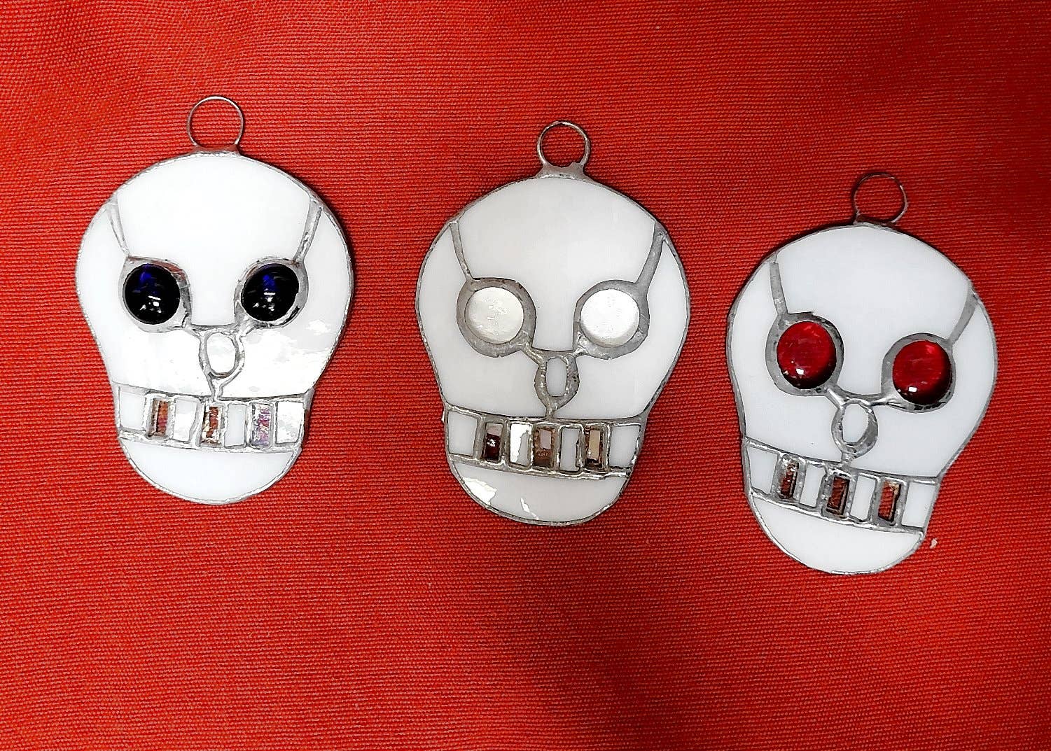 Arara Enterprises - Wholesale Ornament - Windowpane glass Skulls Small  3in.1