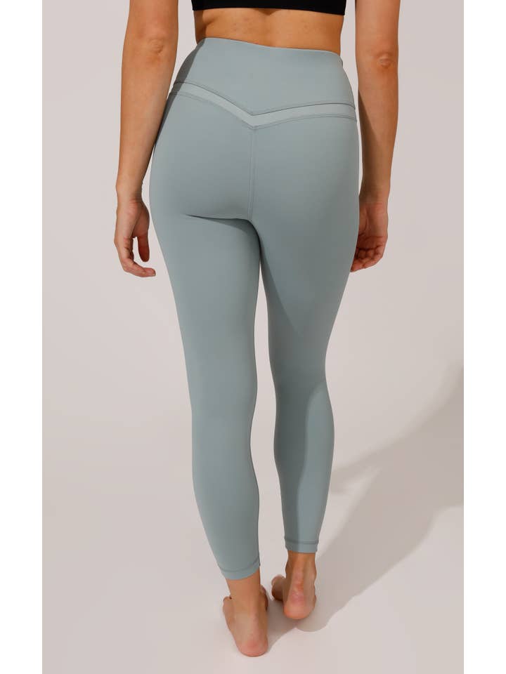 90 Degree by Reflex & Yogalicious - Wholesale Athletic/Lounge Leggings - Women's - "Bootyful" brand Interlink V-Back Cire High Rise 7/8 Ankle L8