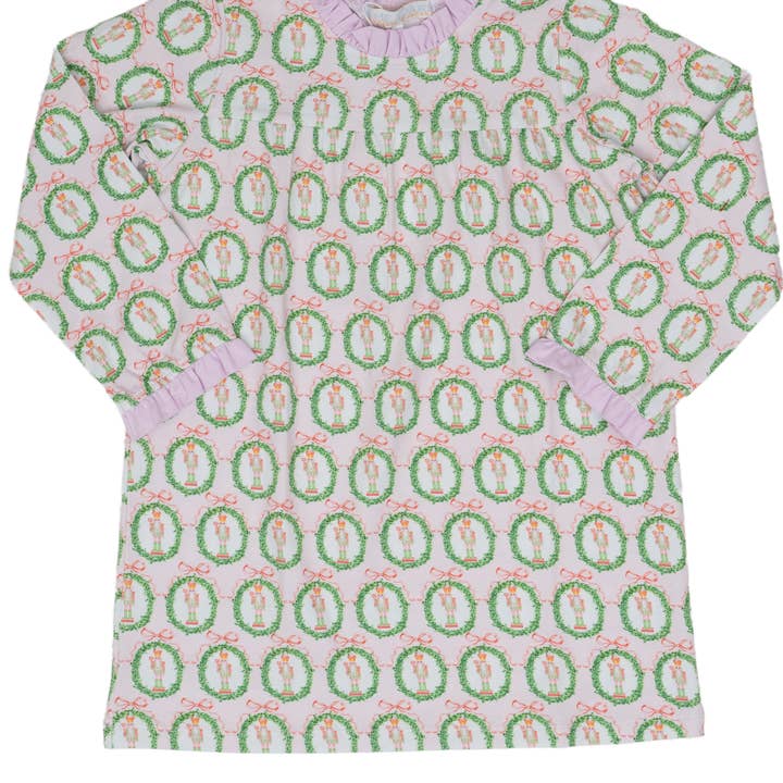 Robe de détente Casse-Noisette rose pour la vente par The Oaks Apparel Company