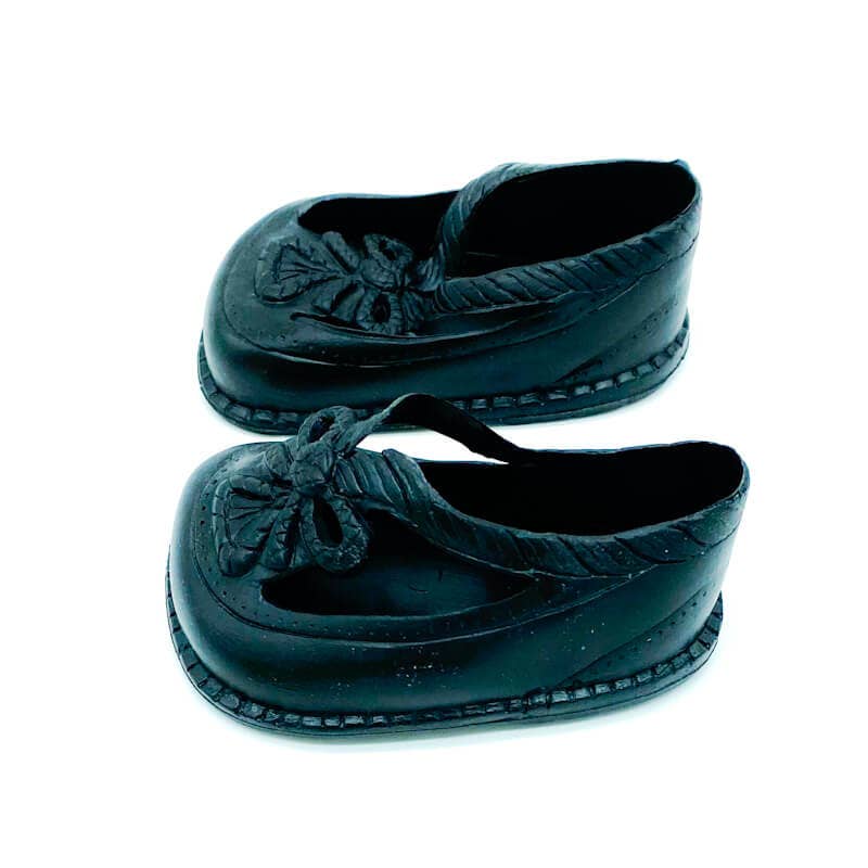 Folk Artesanía Muñecas - Wholesale Doll Accessory Kit - Kids - Pair of quality rubber shoes for dolls measure 6x3.5 cm3