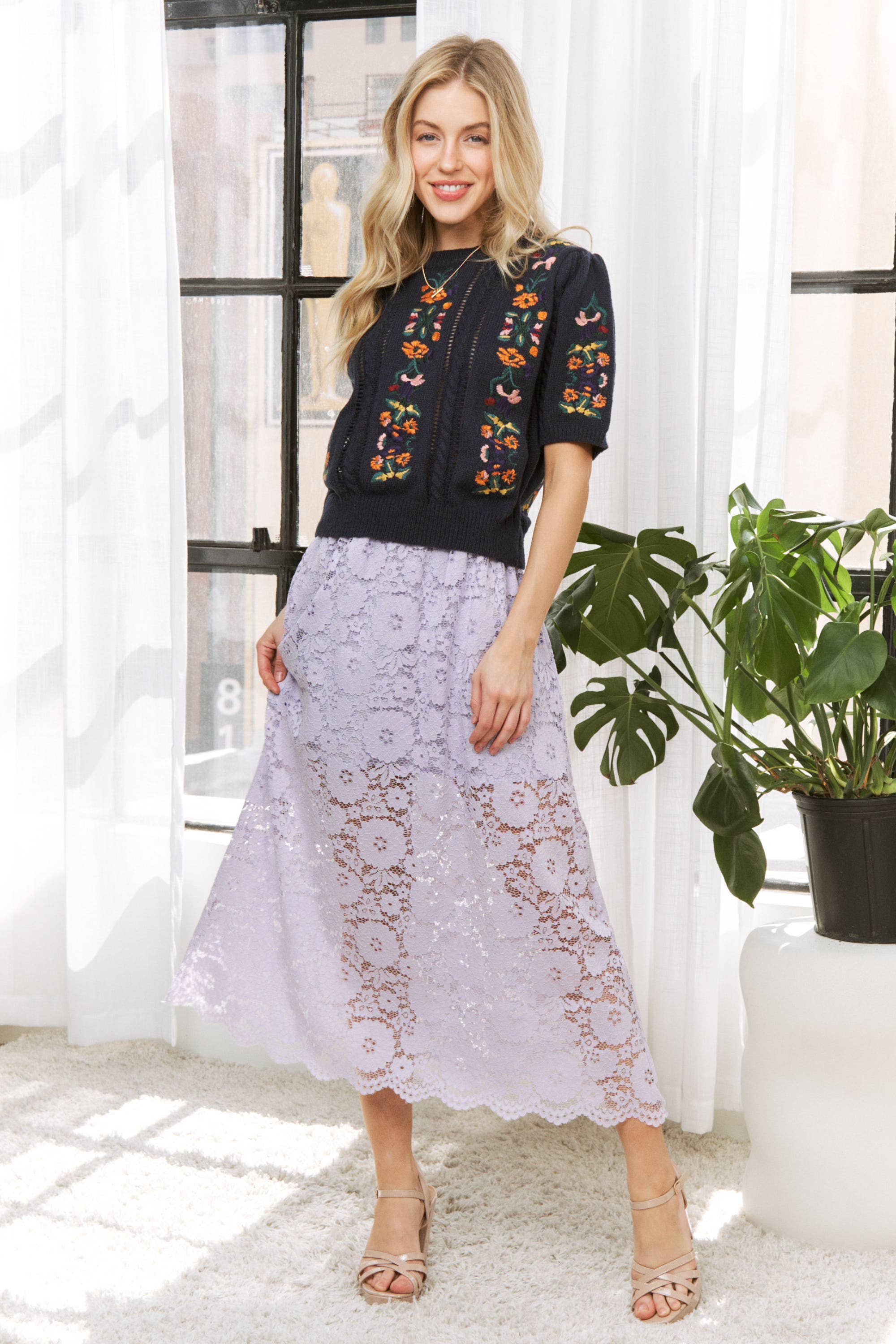 Sweet Generis - Wholesale Knit Sweater - Women's - CUTE FLORAL EMBROIDERY CASUAL PULLOVER SWEATER38