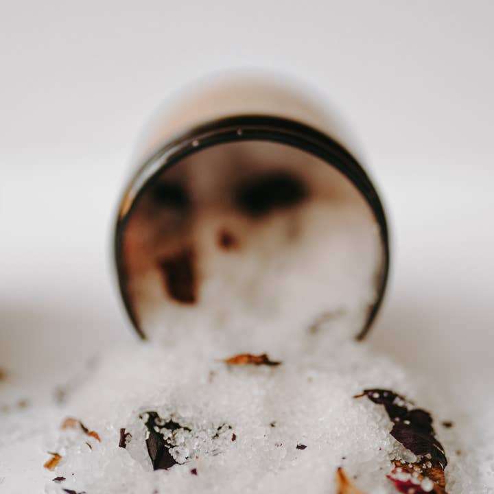 Soulistic Root - Essential Oils & Self Care Gifts - Vente Sel de bain - Sel de bain aux pétales de rose | Fabriqué avec des herbes et des fleurs séchées6