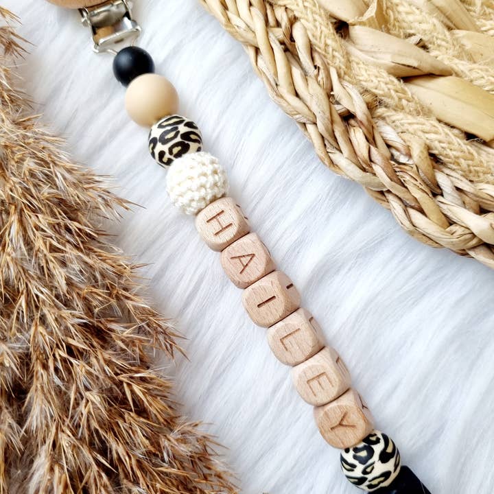 Happy by Lies - Wholesale Fopspeenclip - Baby - Speenkoord met naam - Luipaard, zwart, zand3