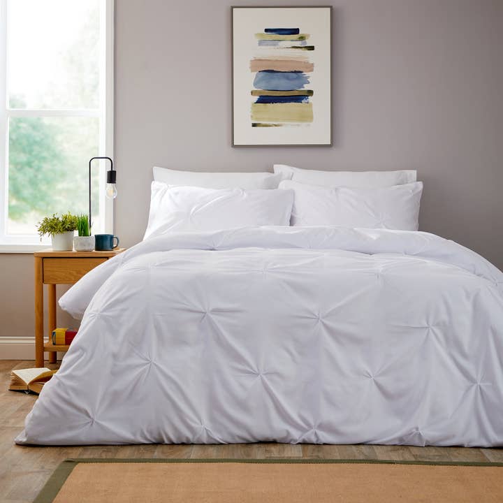 Pintuck White Duvet Cover Set for wholesale by LOOMWORKS LTD