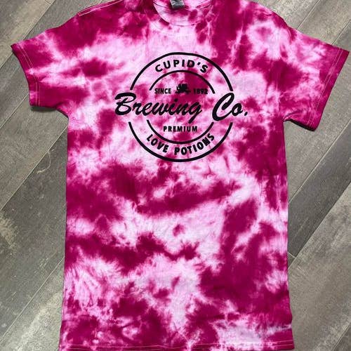 NOVO Cupids Brewing Co. Camisa Tie Dye Serigrafia MTO por atacado de Maria's Custom Designs
