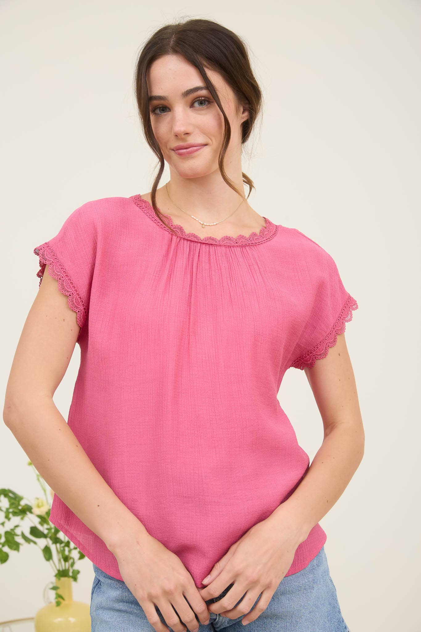 Blu Pepper - Vendita all'ingrosso Camicetta - Donna - Blusa a maniche corte con dettaglio fiocco posteriore e bordo in pizzo.0