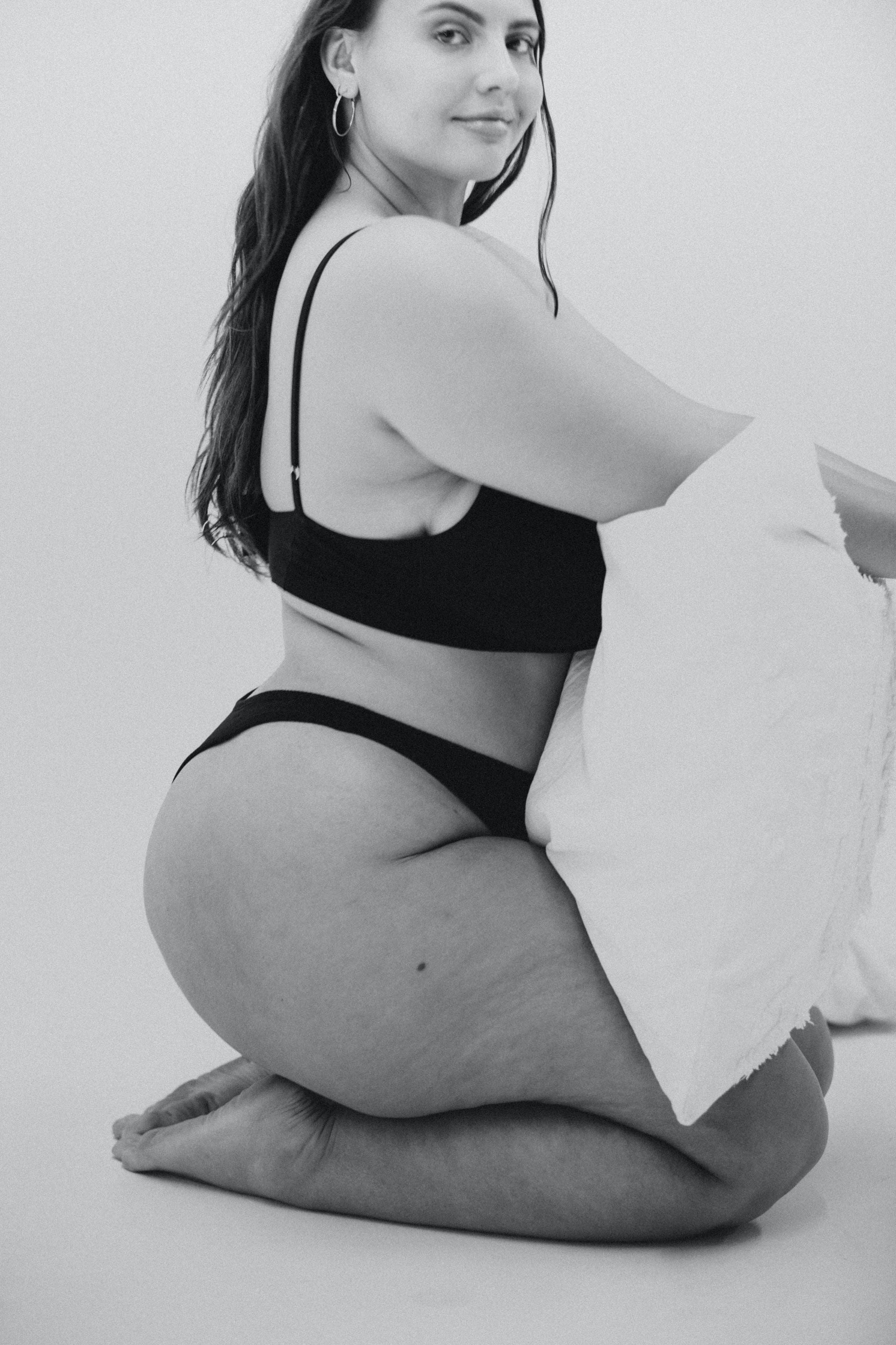 Schwarz Klassischer Tanga Schwarz für den Großhandel auf Faire10