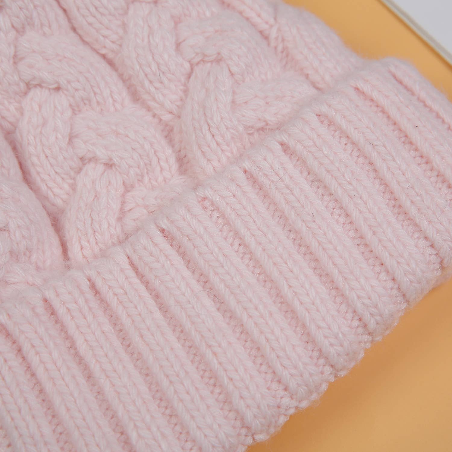 PEACH ACCESSORIES - Wholesale Beanie - Women's - Chunky Knit Pompom Hat SD1117