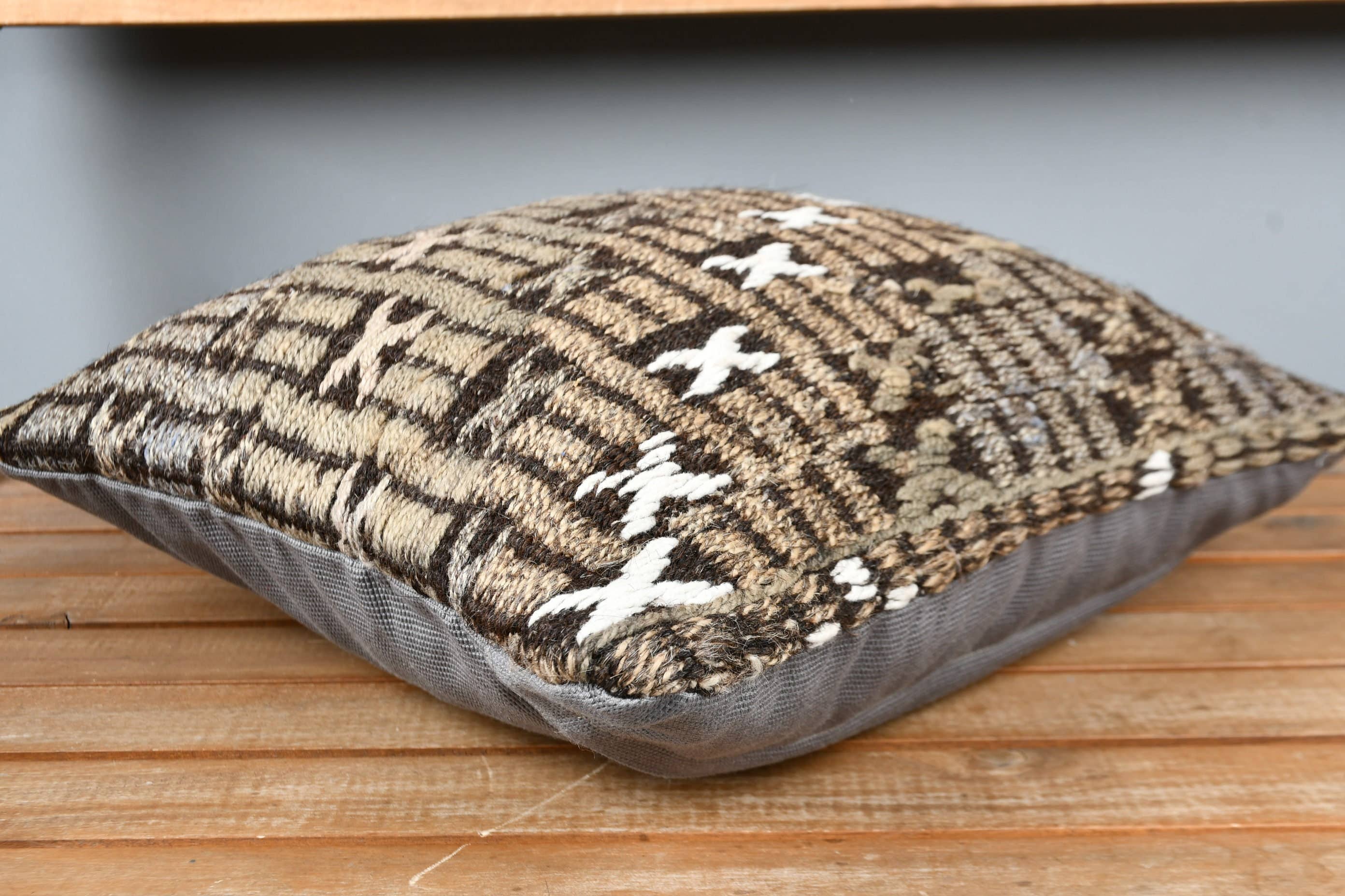 The Loom Wholesale - Wholesale Throw pillow cover - Vintage Tribal Cushion, Beige X-Pattern Pillow, 40x40-218492