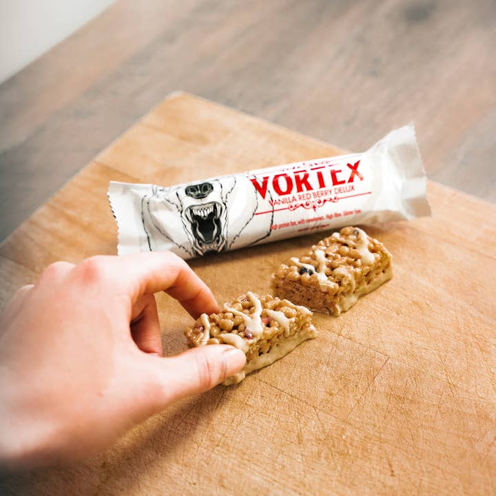 Bear Eats Tiger - Wholesale Snack Bar - Vanilla Red Berry Delux snack bar - box (12pc)4