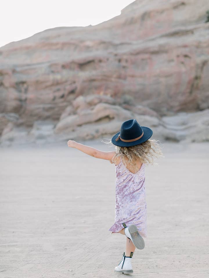 Remi Kjole for engroshandel hos elfin los angeles