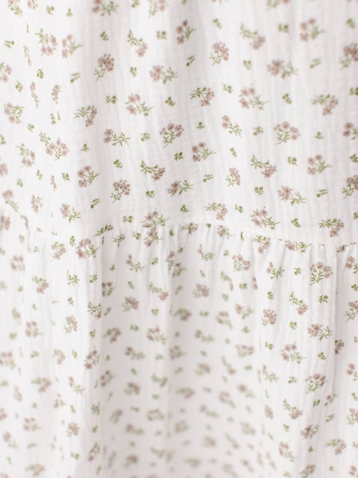 Blanc «Lynette» Robe midi à corsage smocké à motif floral en vente sur Faire12