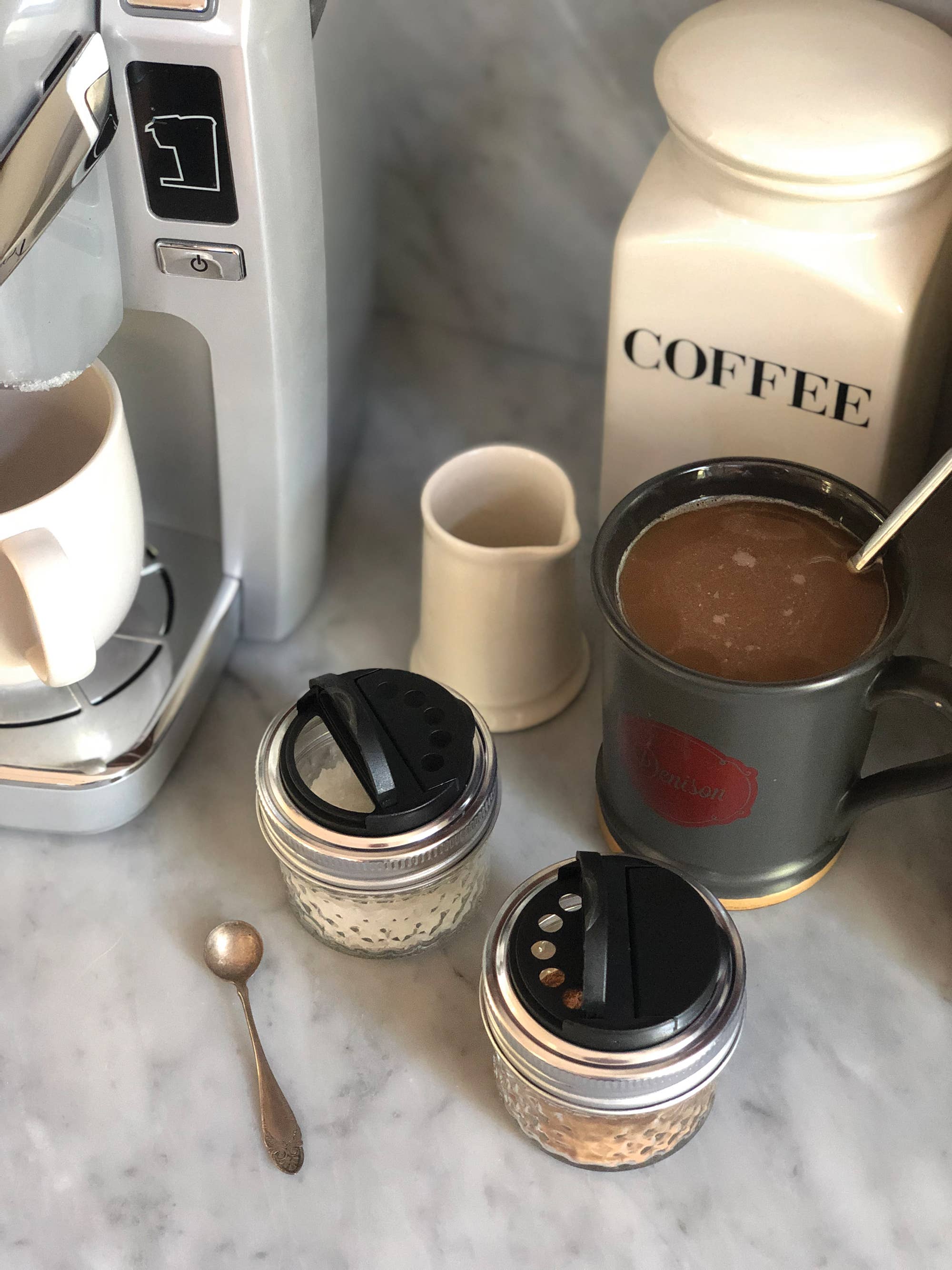 Fox Run Brands - Vendita all'ingrosso Contenitori per alimenti - Coperchio Fox Run Brands per barattoli Mason a bocca regolare, per spezie, nero o bianco4