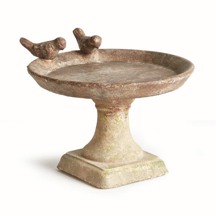 Bain d'oiseaux de jardin patiné pour la vente par Napa Home & Garden