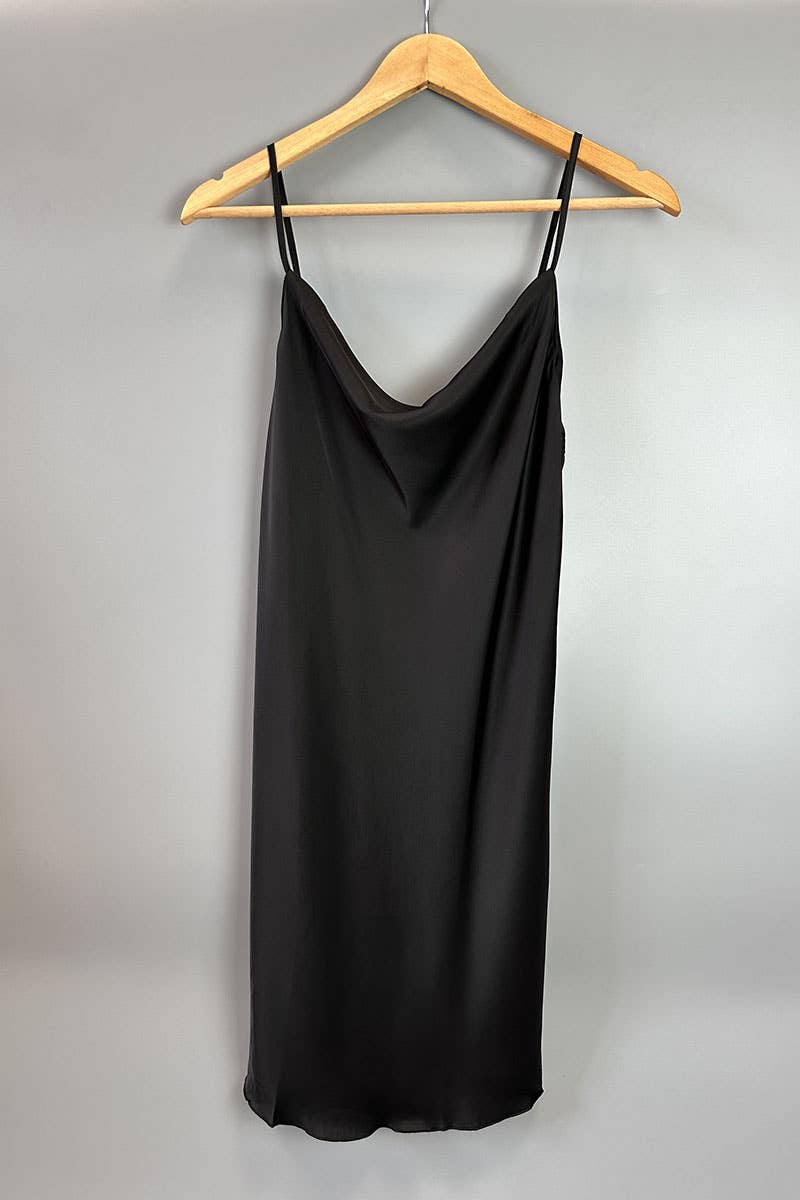 Assortito Set pigiama camicia da notte e accappatoio in seta imitazione in vendita all'ingrosso su Faire6