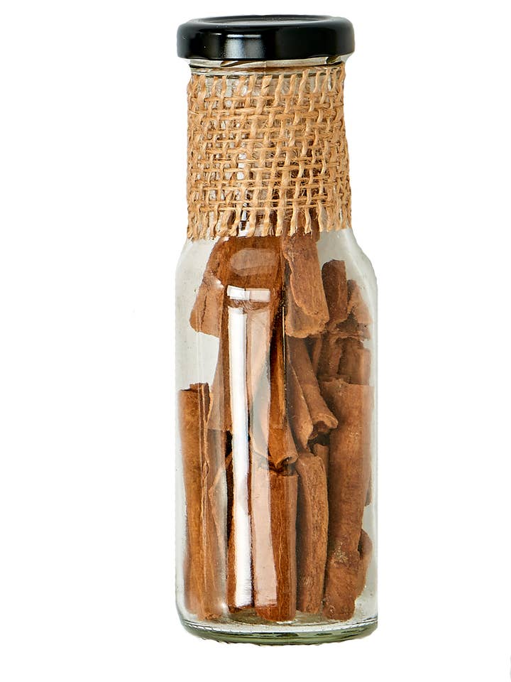 Bâtonnets de cannelle dans une bouteille en verre de 6 po pour la vente par WORTH IMPORTS