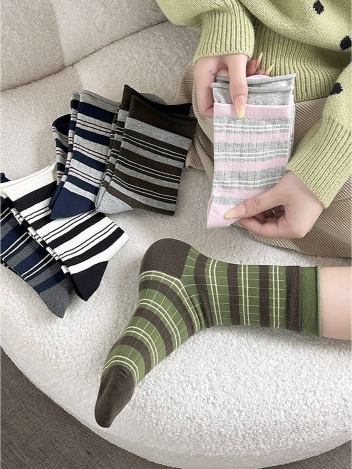 Funkyrel® Atzbranding Limited - Wholesale Socks – Women's - Rufia - Stripe Color-Block Mid-Calf Capsule Socks9