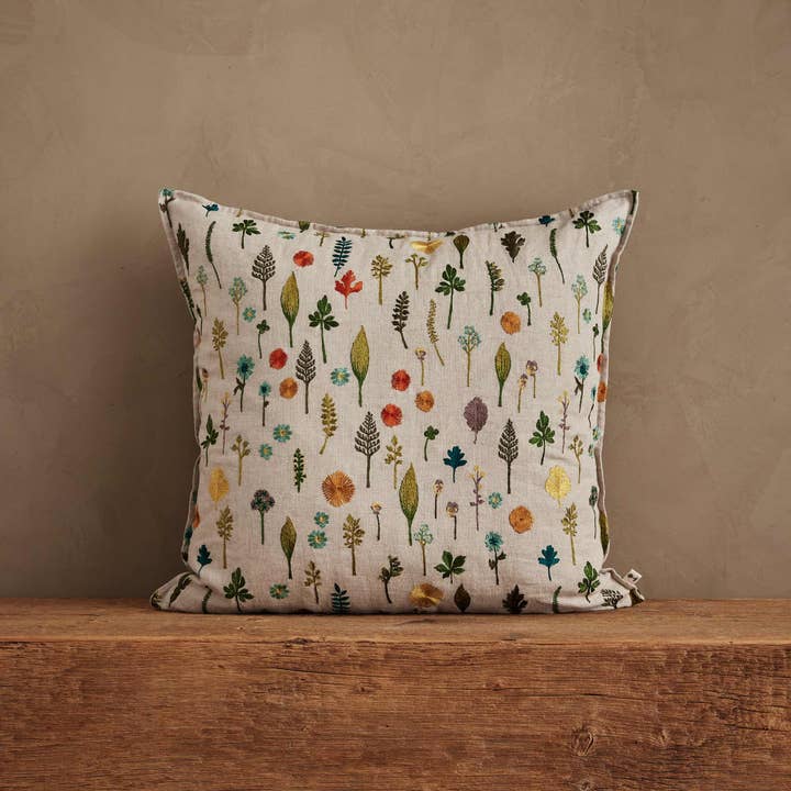 Oreiller jardin pour la vente par Coral & Tusk