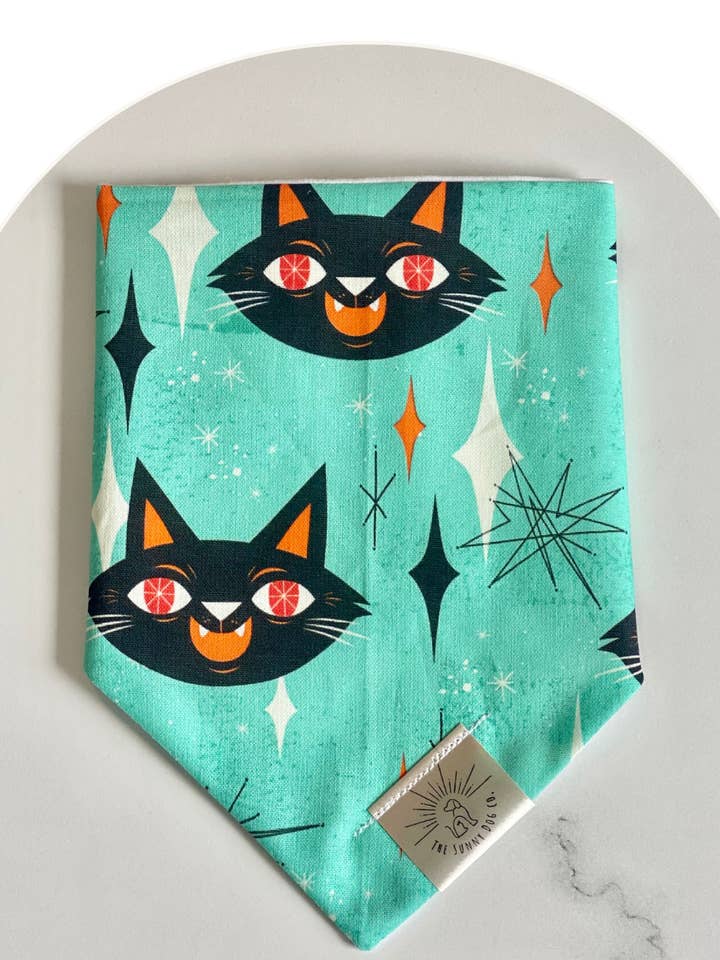 Bandana en forme de chat noir pour la vente par The Sunny Dog Co