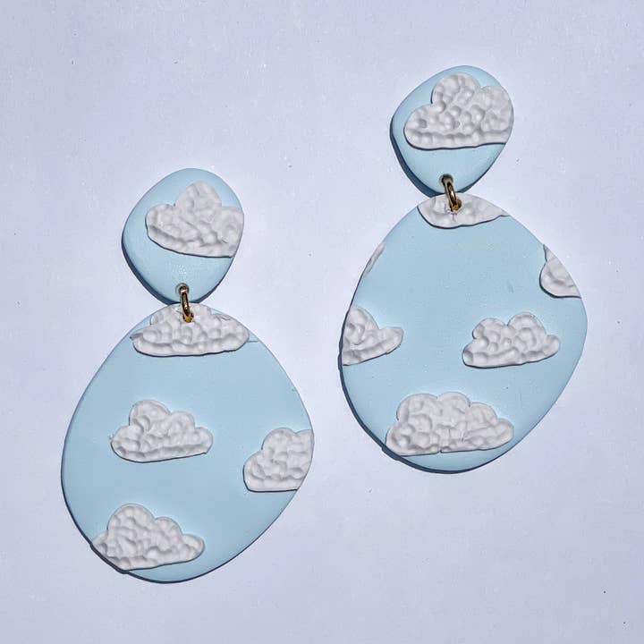 cieli nuvolosi ciondola per la vendita all'ingrosso da parte di The Color Theory