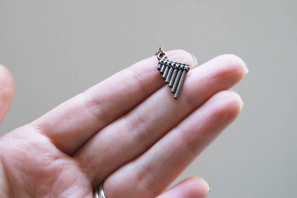 Enchanted Leaves - Vente Colliers à pendentif - Collier Pipe de flûte Peter Pan 18 po7