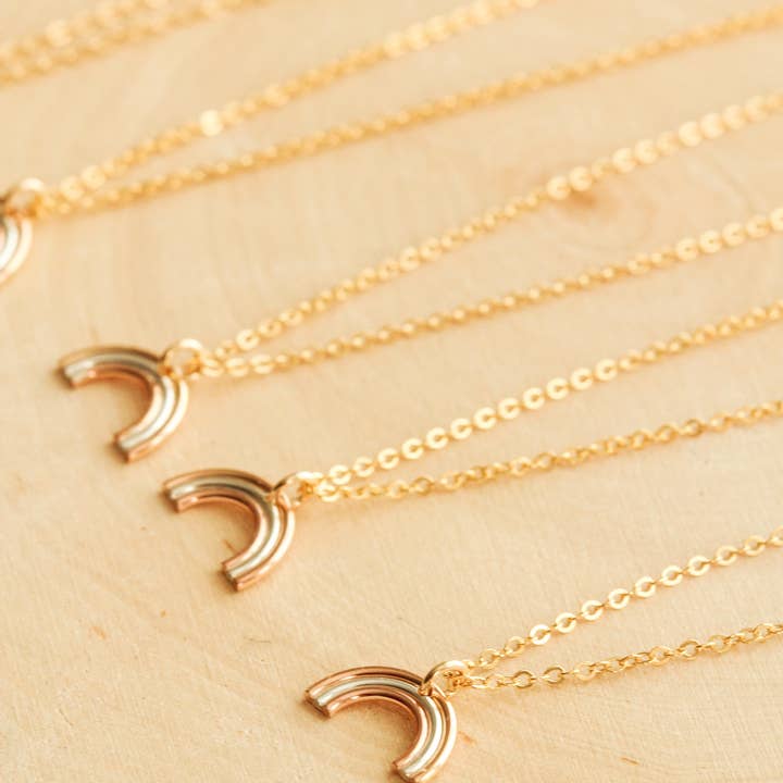 Everly Made – wholesale Hänge-/berlockhalsband – Regnbåge Halsband3